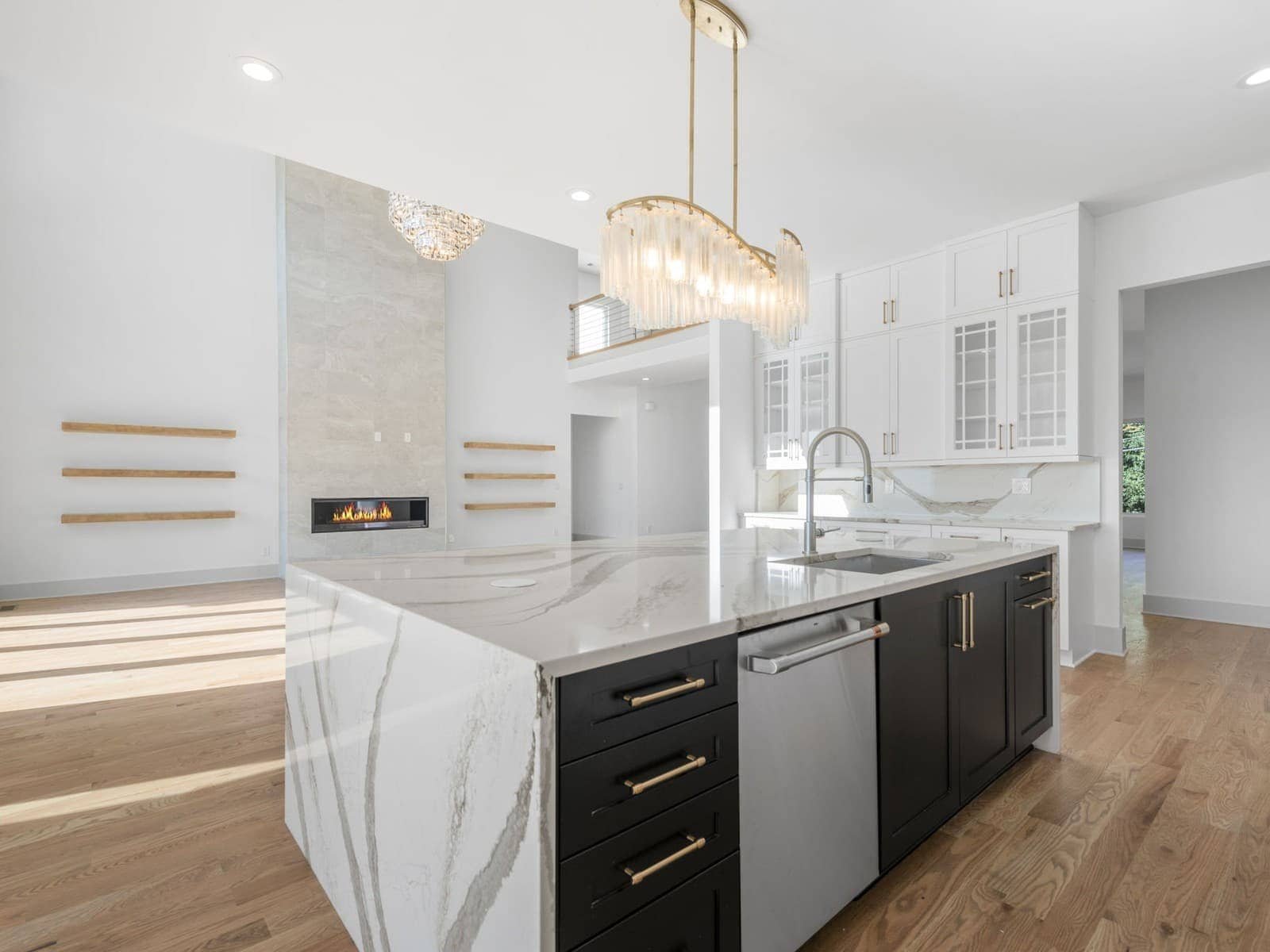 Vining Modern Living - Image 4